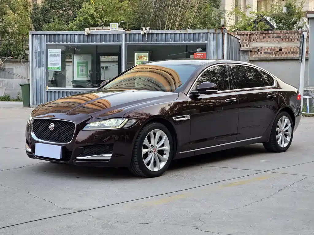 Jaguar XFL
