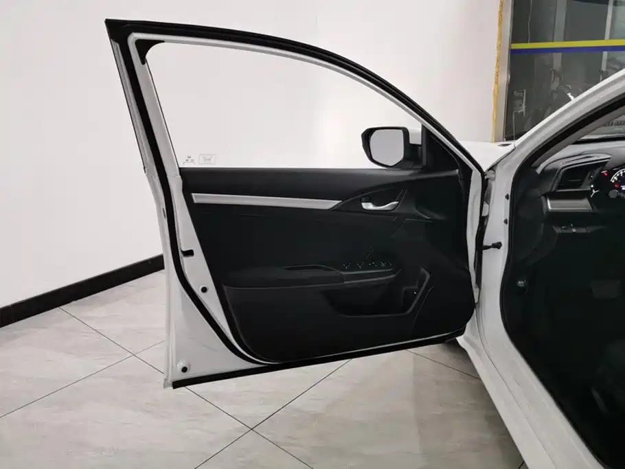 Honda Civic — миниатюра 7