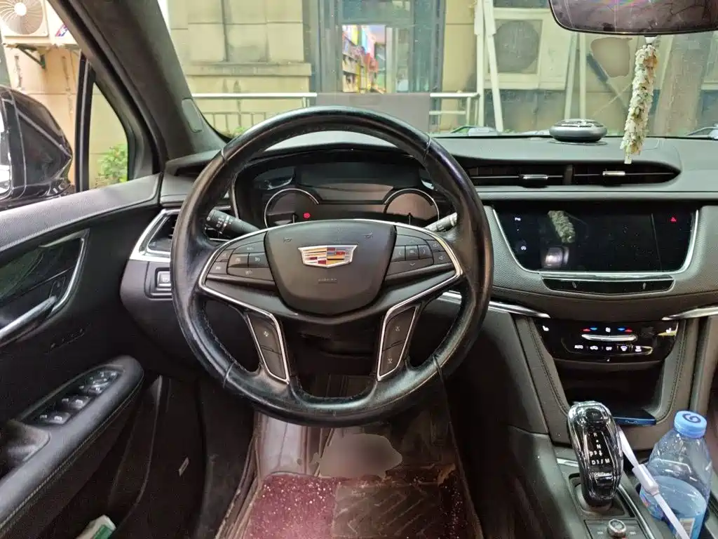 Cadillac XT5 — миниатюра 6