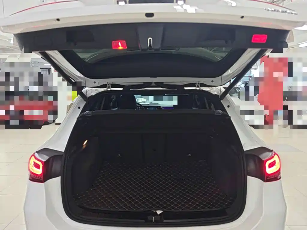 Mercedes-Benz GLA — миниатюра 19