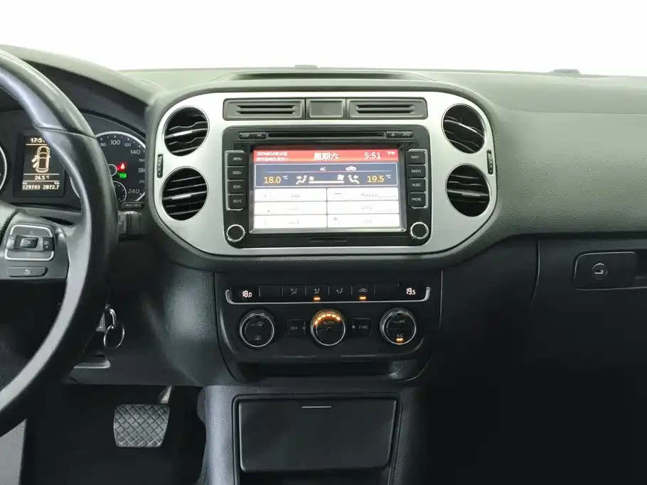 Volkswagen Tiguan — миниатюра 13