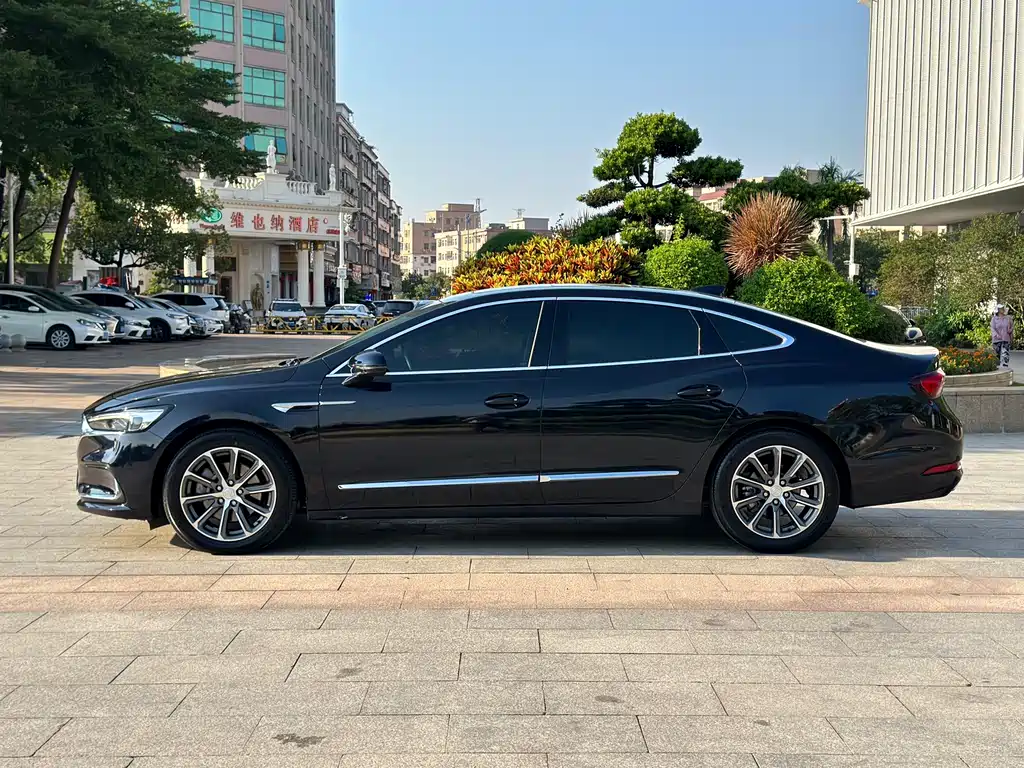 Buick LaCrosse — миниатюра 13