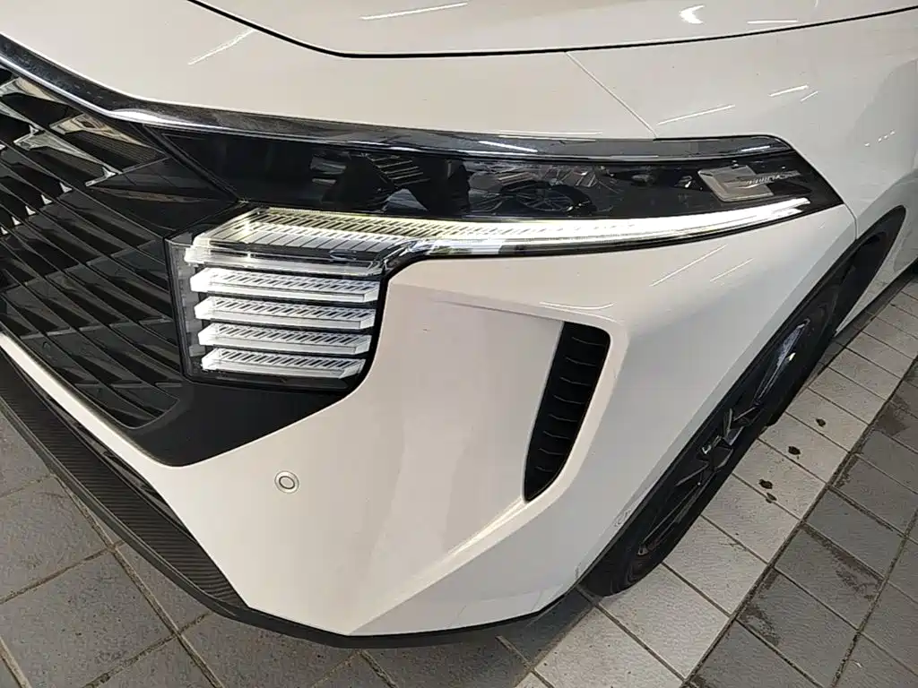 Venucia V — миниатюра 24