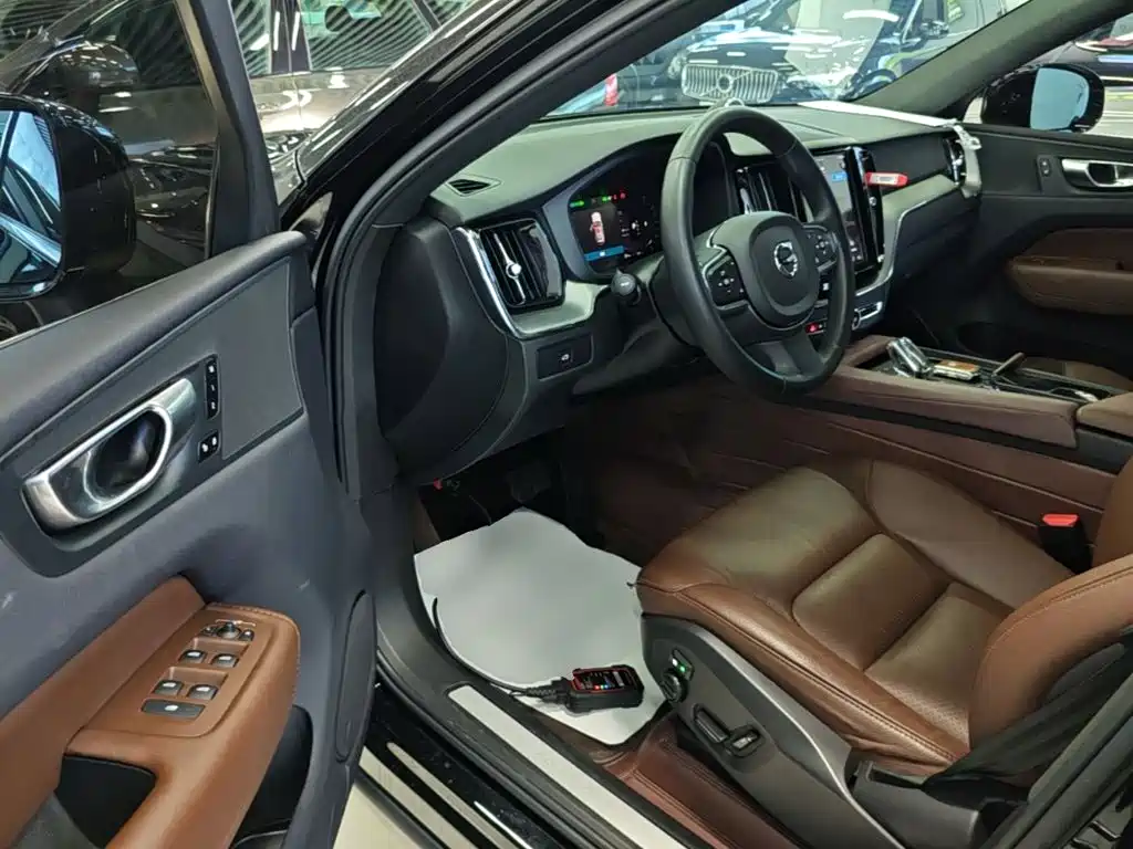 Volvo XC60 — миниатюра 16