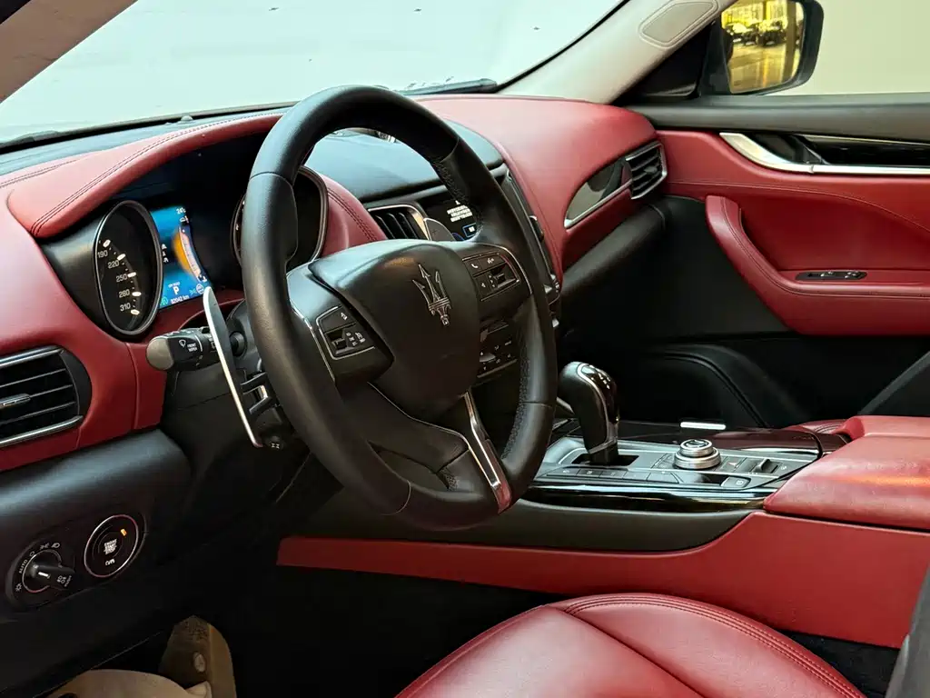 Maserati Levante — миниатюра 5