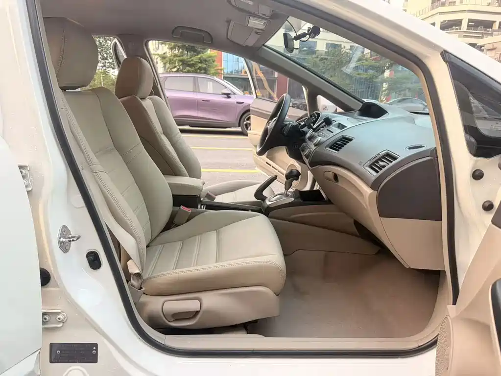 Honda Civic — миниатюра 14