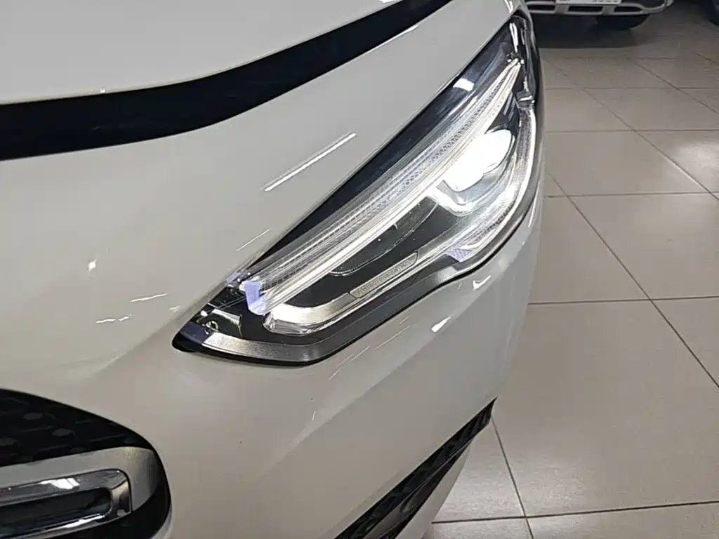 Mercedes-Benz GLA — миниатюра 24