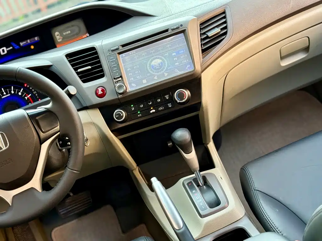 Honda Civic — миниатюра 17