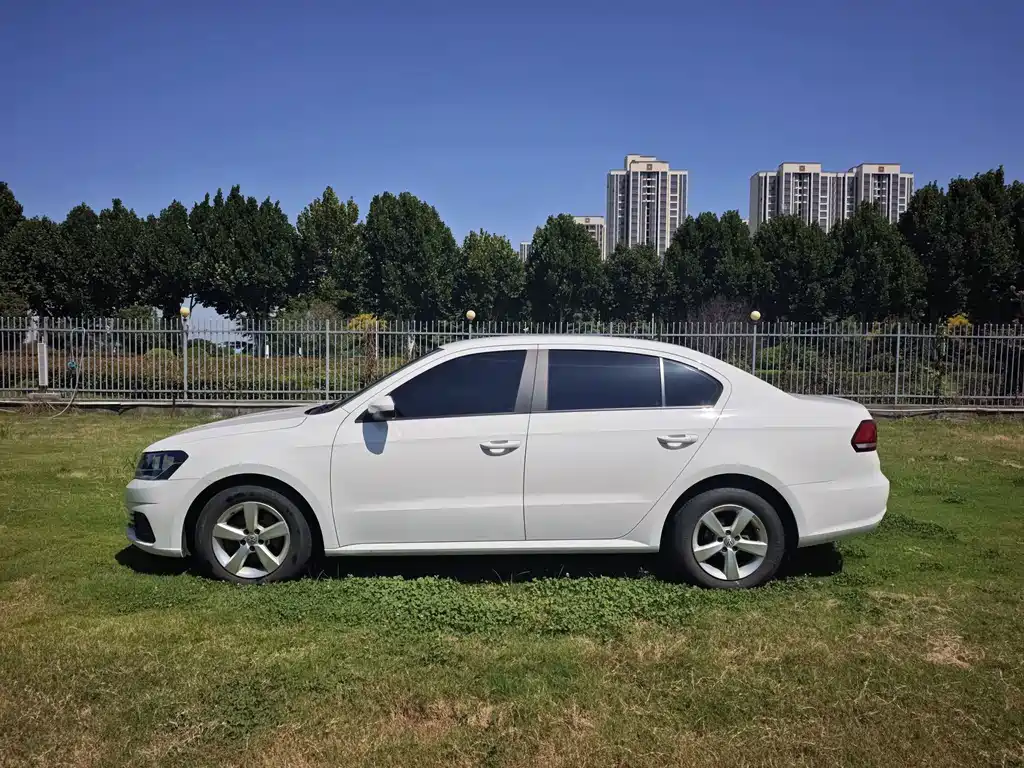 Volkswagen Lavida — миниатюра 8