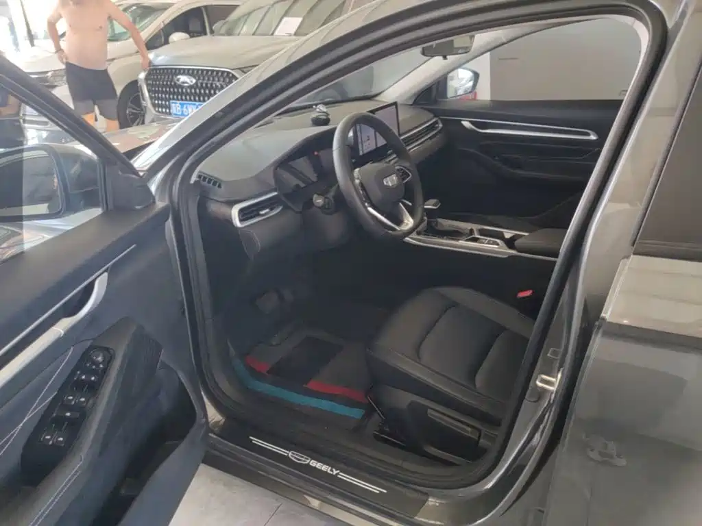 Geely Emgrand — миниатюра 16
