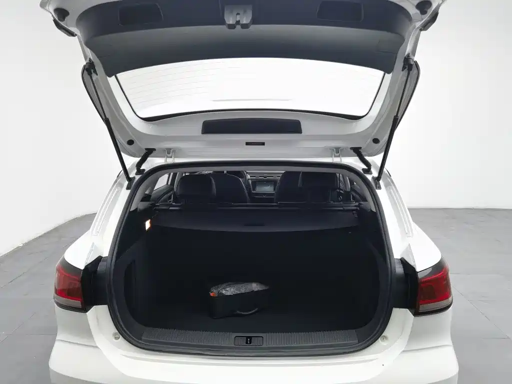 Roewe Ei5 — миниатюра 16