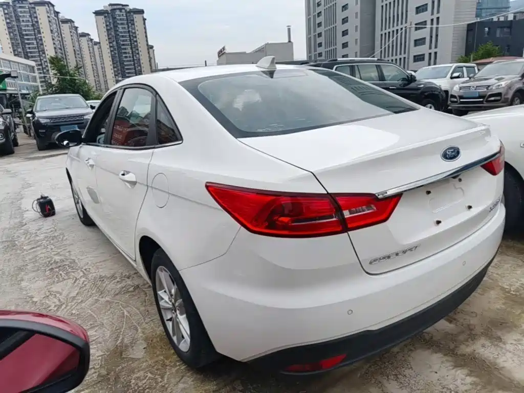 Ford Escort — миниатюра 5