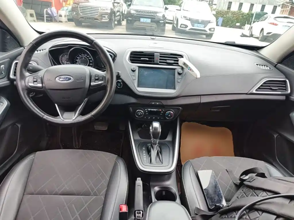 Ford Escort — миниатюра 10
