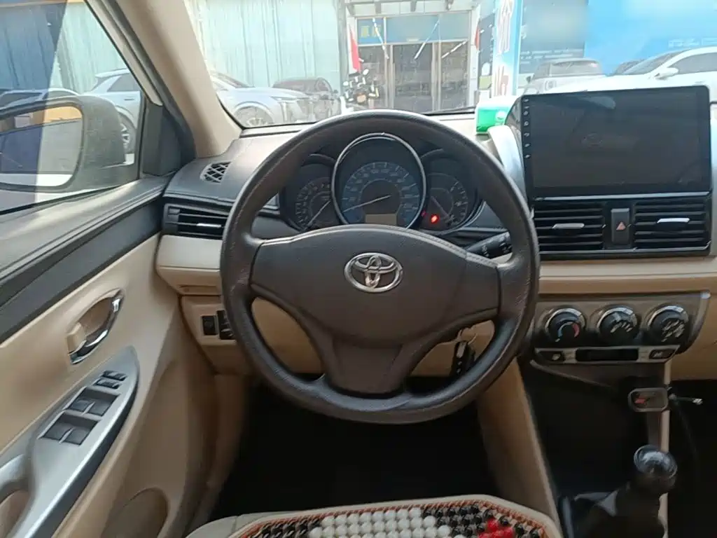Toyota Yaris L — миниатюра 7