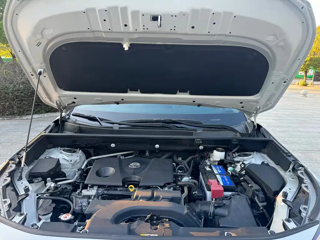 Toyota RAV4 — миниатюра 18