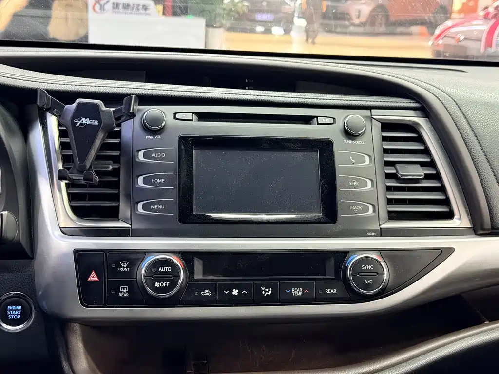 Toyota Highlander — миниатюра 9