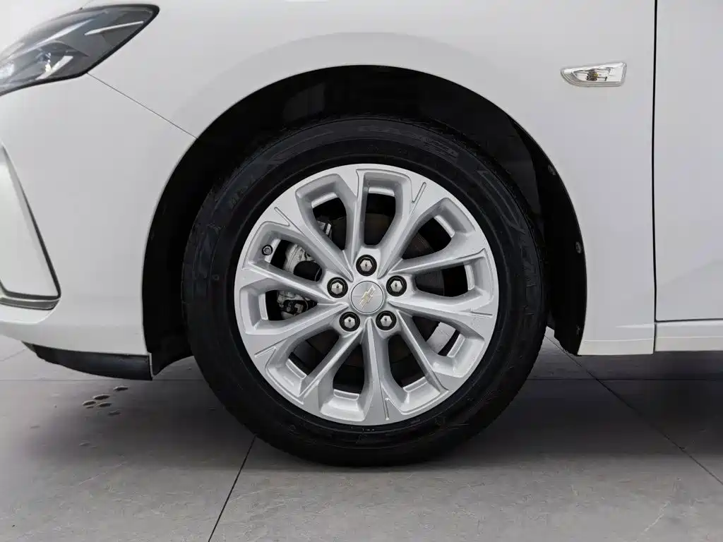 Chevrolet Monza — миниатюра 17