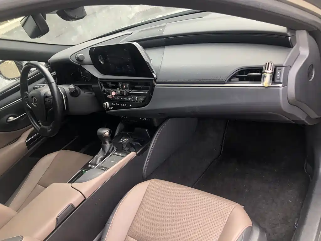 Lexus ES — миниатюра 16