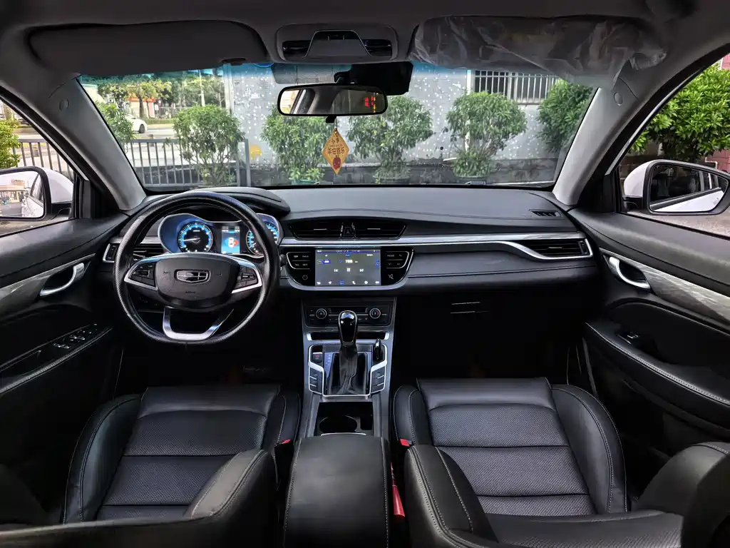 Geely Emgrand — миниатюра 7