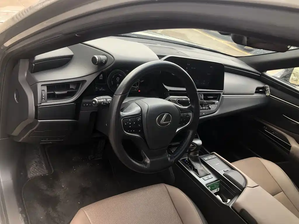 Lexus ES — миниатюра 12