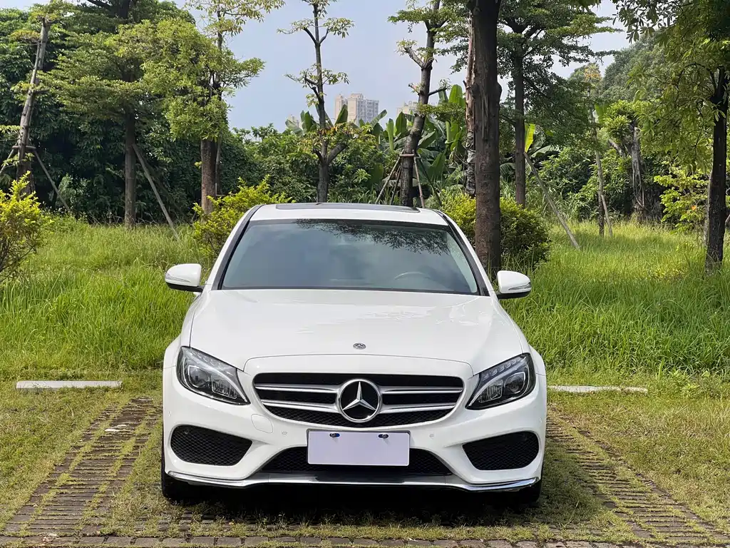 Mercedes-Benz C-Class — миниатюра 2