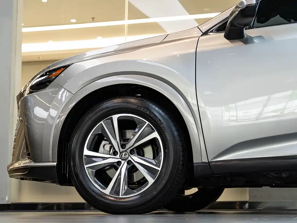 Lexus RX — миниатюра 8