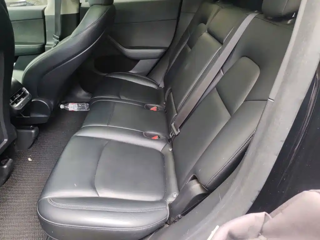Tesla Model Y — миниатюра 13