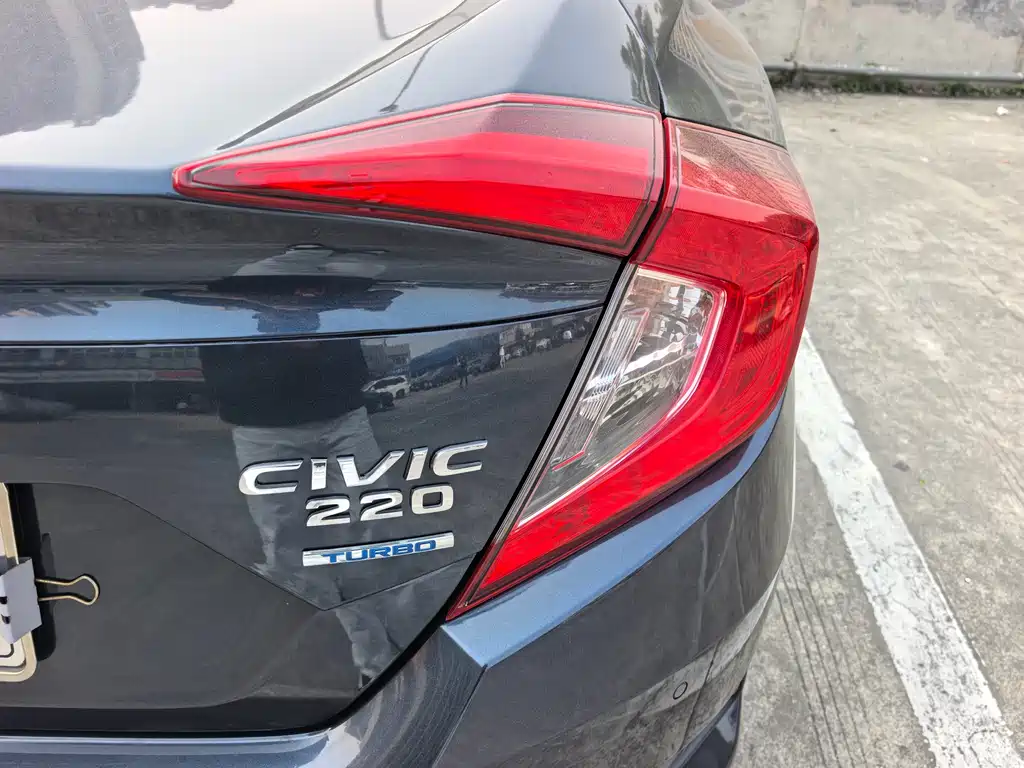 Honda Civic 220TURBO CVT Luxury Edition, фото 15