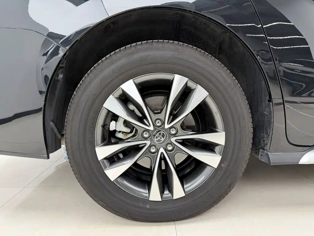 Toyota Granvia — миниатюра 13