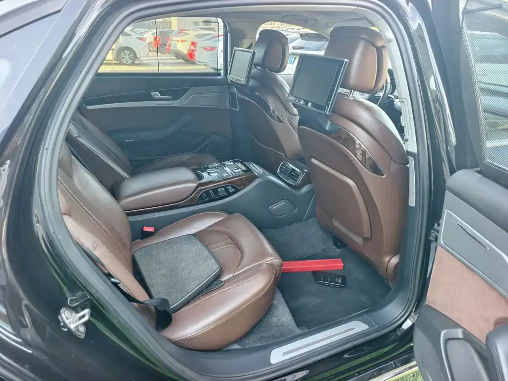 Audi A8 — миниатюра 15