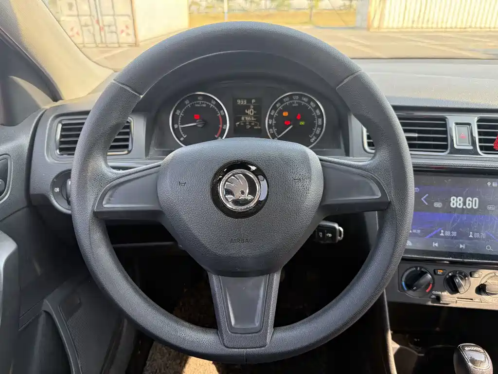 Skoda Rapid Spaceback — миниатюра 7