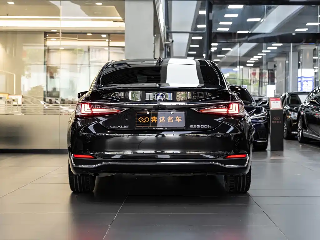 Lexus ES — миниатюра 5