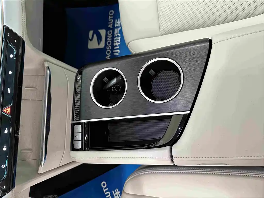 Buick GL8 Hybrid — миниатюра 10