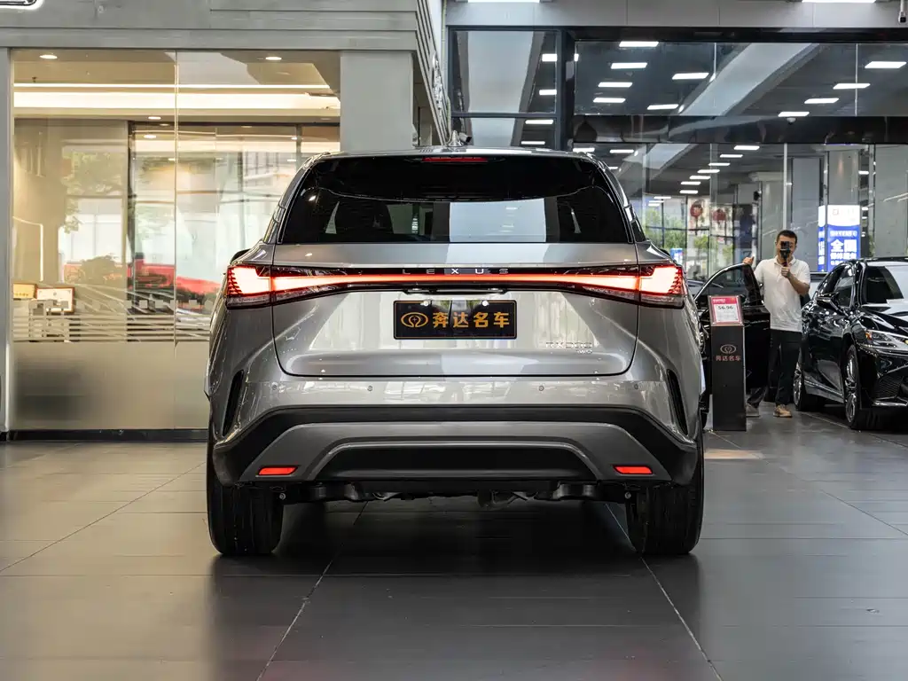 Lexus RX — миниатюра 5