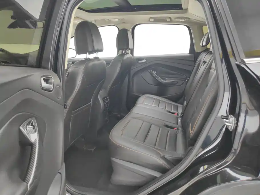 Ford Kuga — миниатюра 11