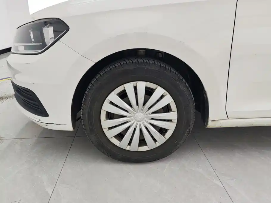 Volkswagen Santana — миниатюра 6