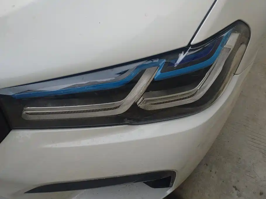 BMW 5 Series New Energy — миниатюра 5