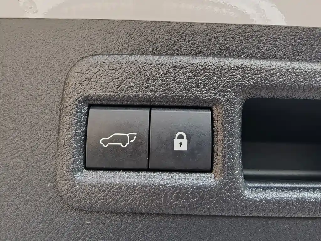 Lexus NX — миниатюра 8
