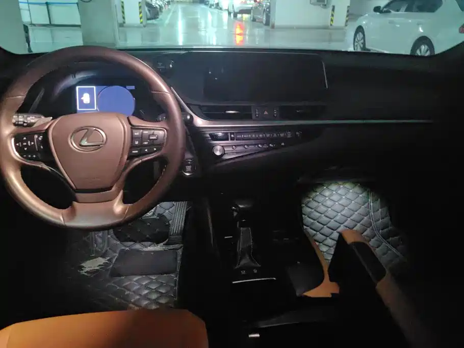 Lexus ES — миниатюра 12