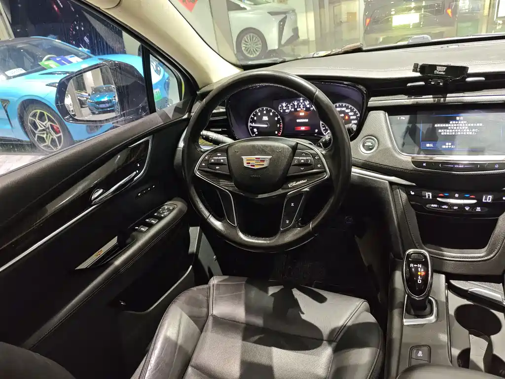 Cadillac XT5 — миниатюра 13