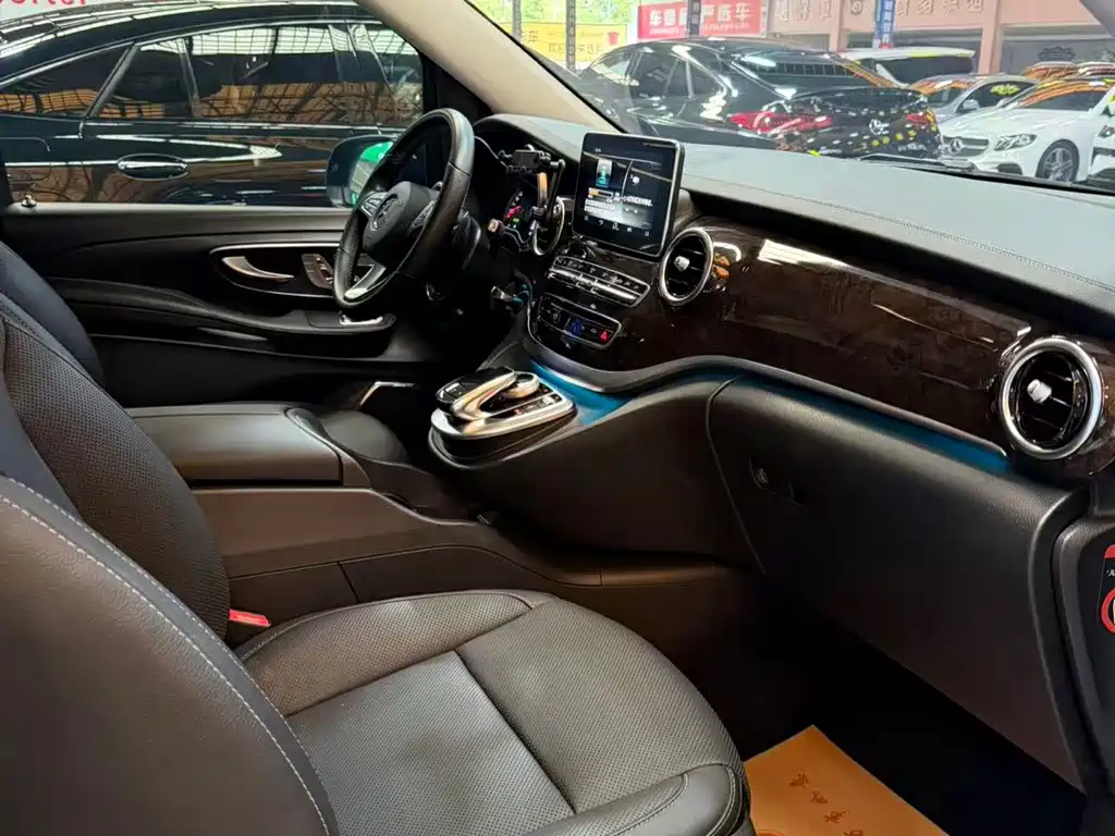 Mercedes-Benz V-Class — миниатюра 9
