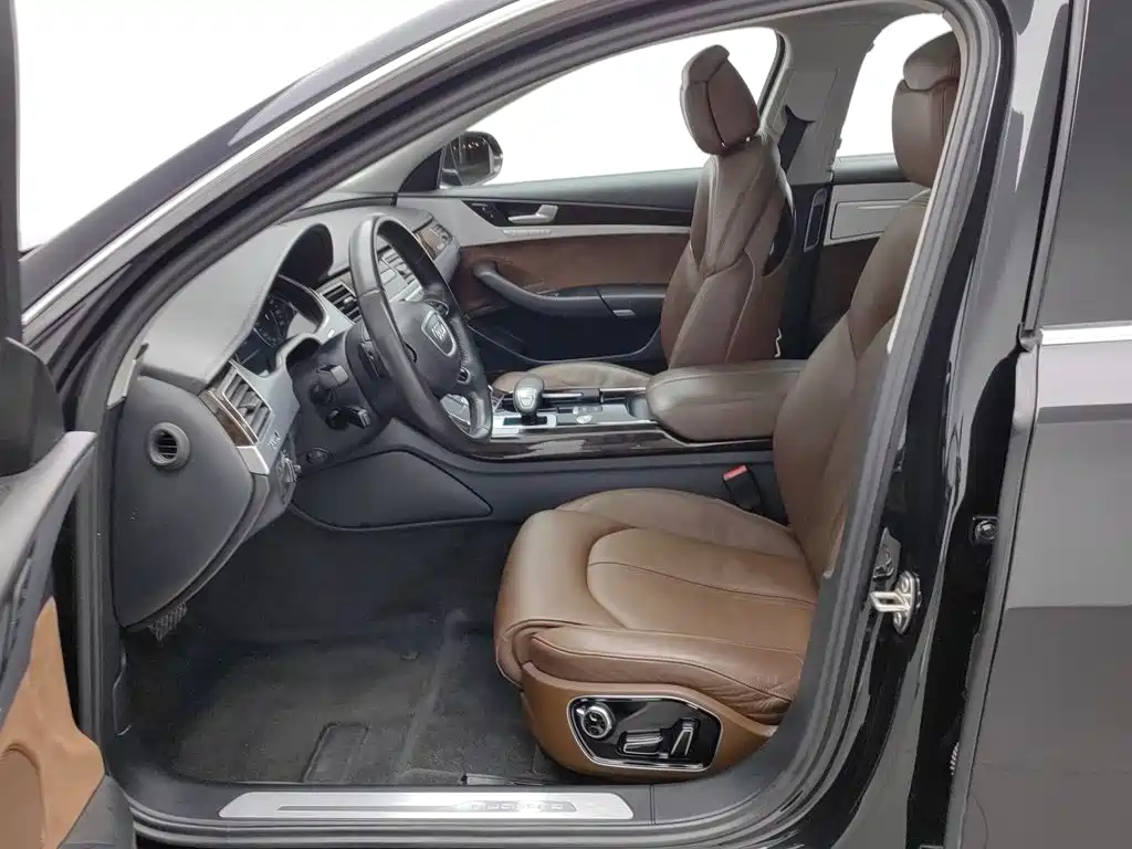 Audi A8 — миниатюра 10
