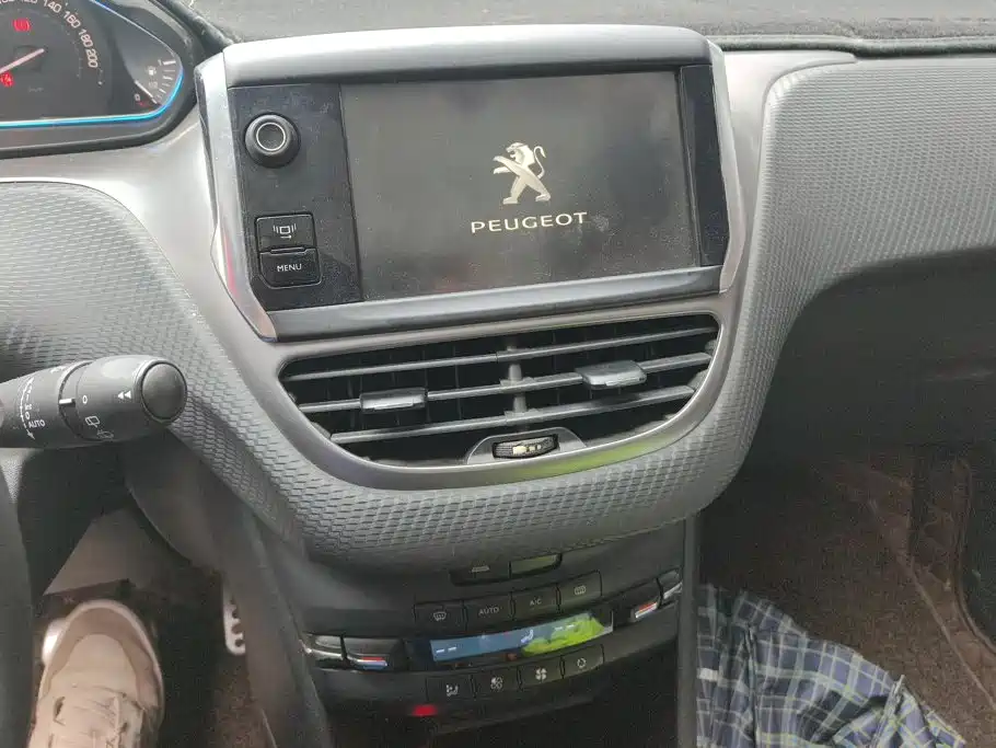Peugeot 2008 — миниатюра 13