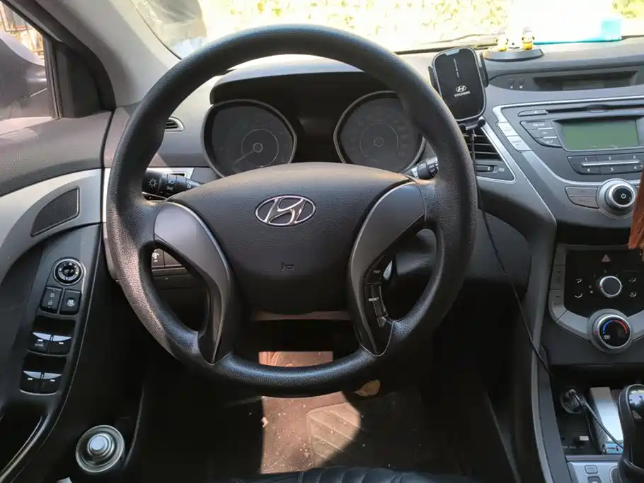 Hyundai Elantra Langdong — миниатюра 15