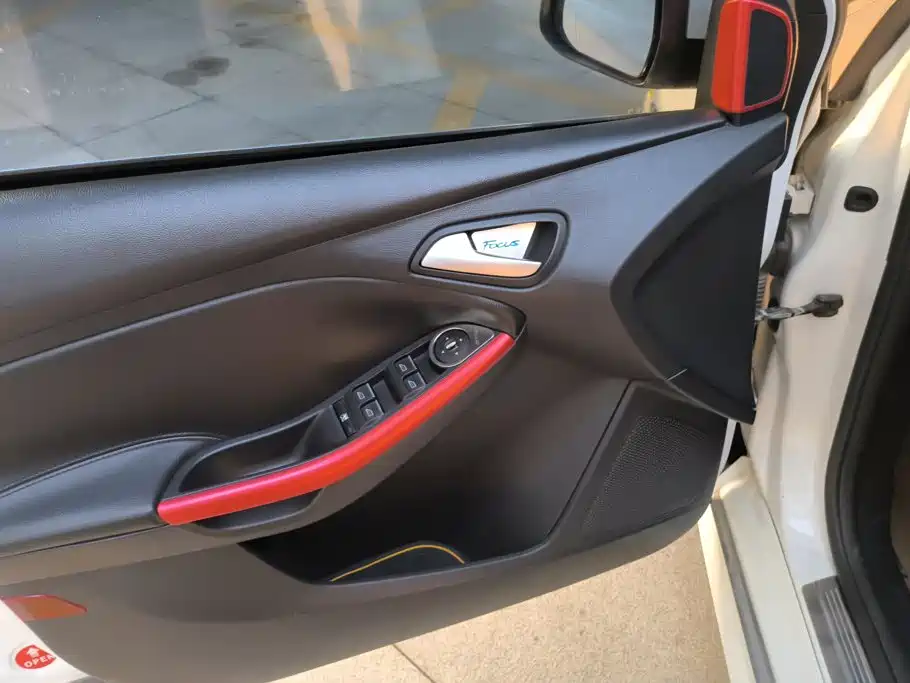 Ford Focus — миниатюра 7