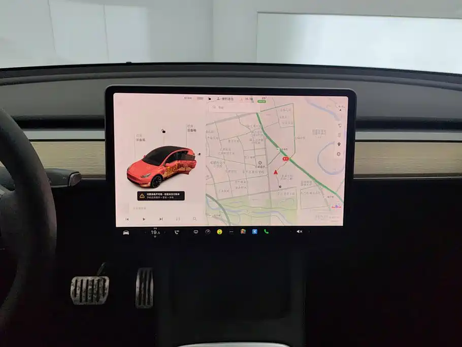 Tesla Model Y — миниатюра 13