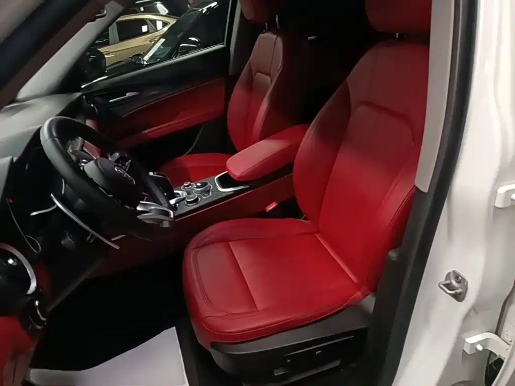 Alfa Romeo Stelvio — миниатюра 15