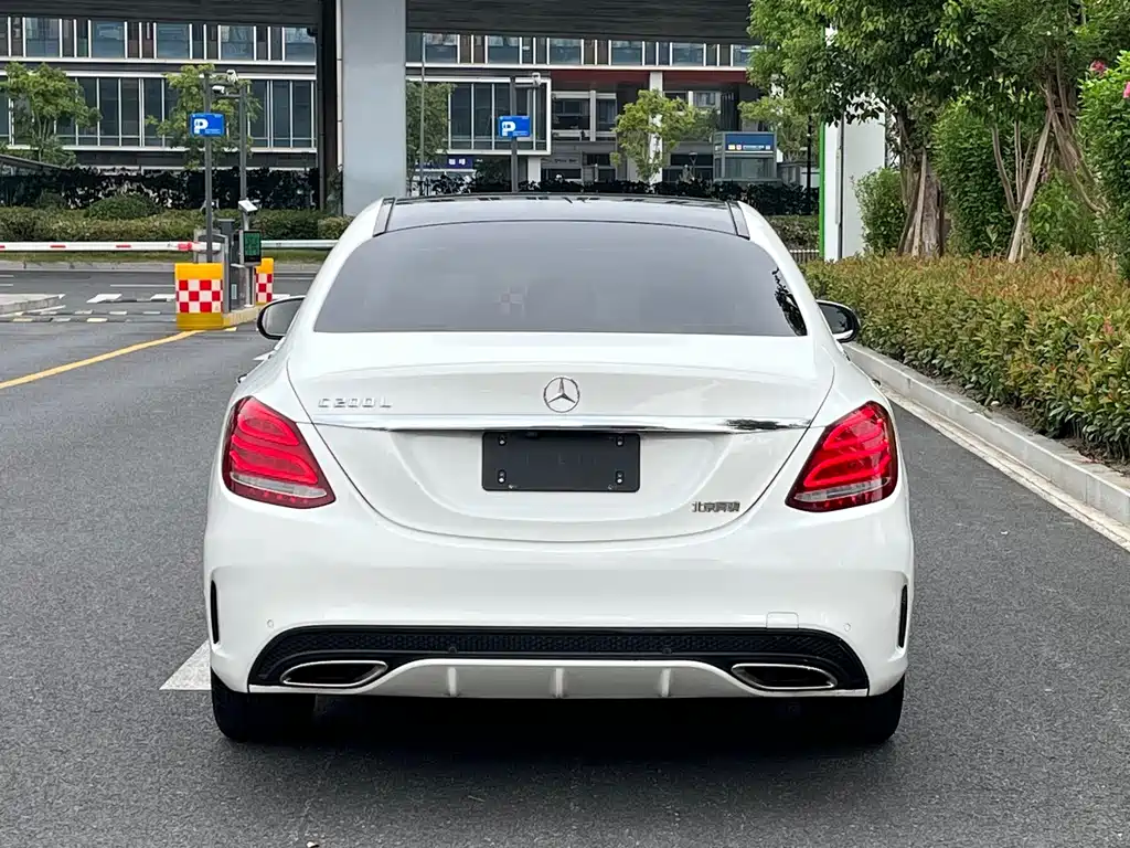 Mercedes-Benz C-Class — миниатюра 5