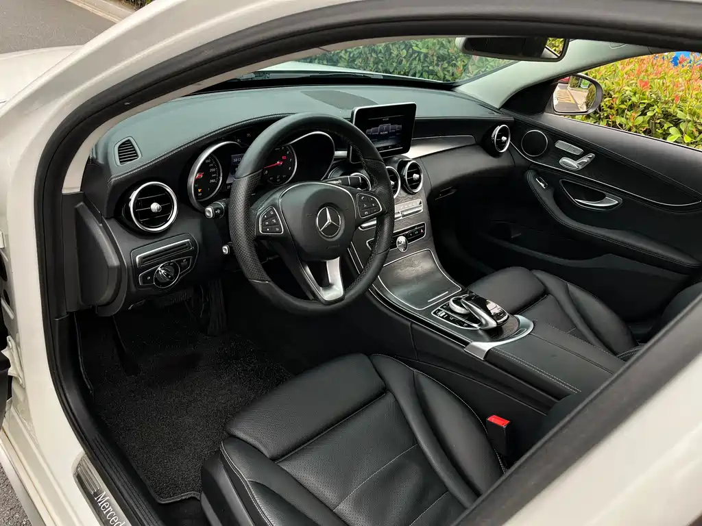 Mercedes-Benz C-Class — миниатюра 13