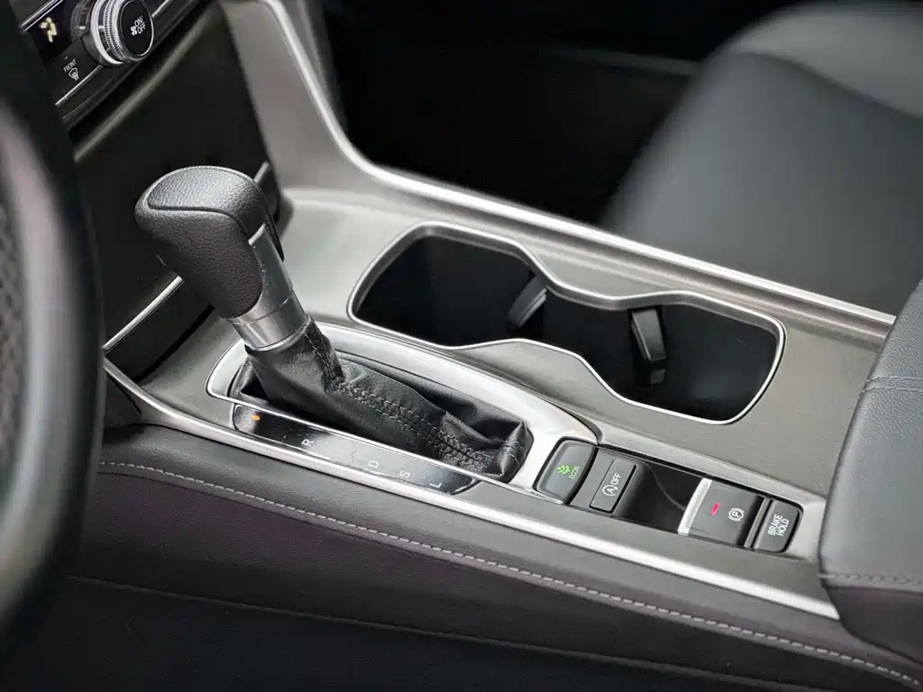 Honda Accord — миниатюра 8
